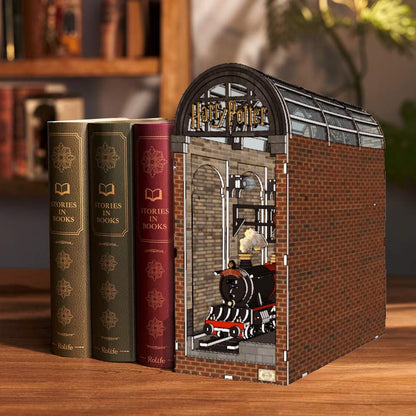 Book Nook Kits 344 Pieces | 10" x 4.3" x 7.1" Platform 9¾: Hogwarts Express Station - DIY Book Nook Kit