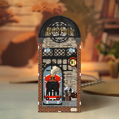 Book Nook Kits 344 Pieces | 10" x 4.3" x 7.1" Platform 9¾: Hogwarts Express Station - DIY Book Nook Kit